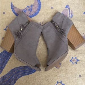 Light brown/great wooden heels